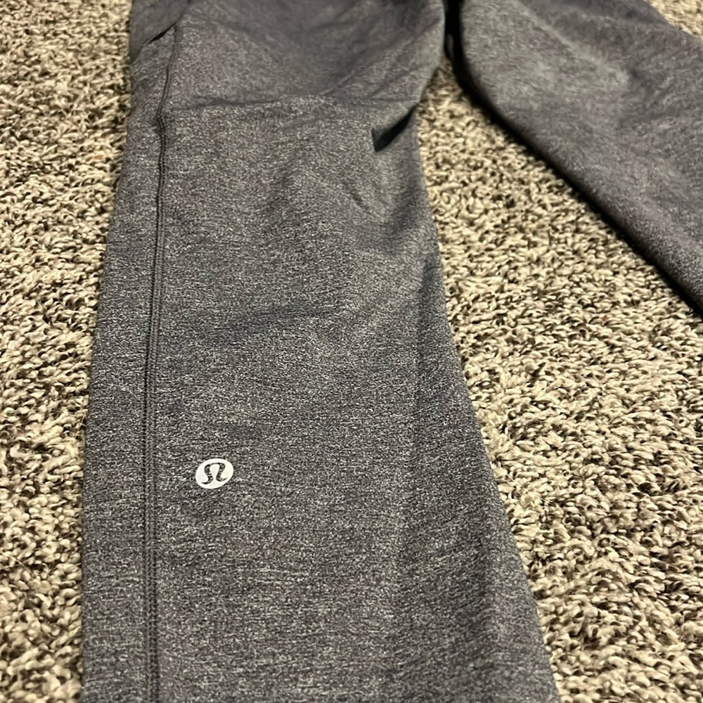 Lululemon gray CROP leggings size 8